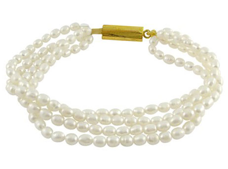 7-ways-to-wear-pearls-3