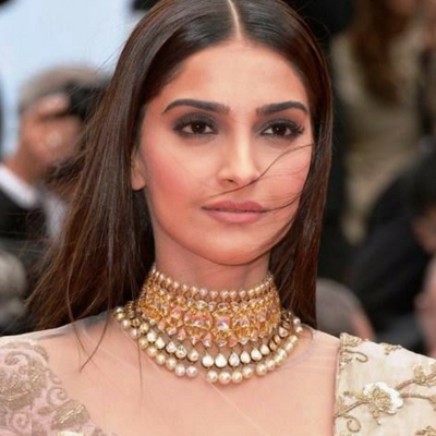 Bollywood Celebrities Who Swear By Pearls