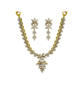 Traditional Diamond Necklace at jpearls